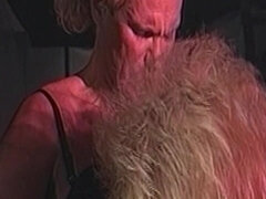 Tetas grandes, Rubia, Mamada, Penetracion con dedos, Lencería, Clasico