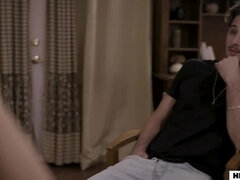 Amerikaner, Bakfra, Familie, Kyssing, Slikking, Milf, Stemor, Tattovering