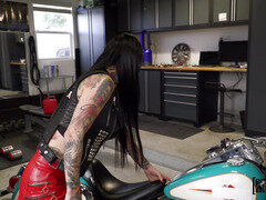 Joanna Angel is sucking the big cock in POV