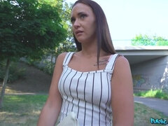 Pik sutte, Brunette, Pik, Hårdt, Udendørs, Pov, Ridning, Mager