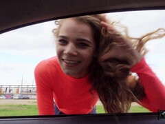 Rumpa, Stor kuk, Avsugning, Söt, Utomhus, Offentlig, Fitta, Tonåring