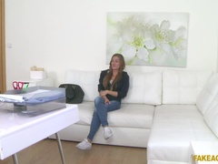 Amatör, Avsugning, Sperma shot, Doggystyle, Ansiktsbehandling, Kontor, Pov, Svälja