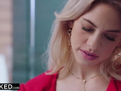 Blonde, Sucer une bite, Éjaculation interne, Queue, Faciale, Interracial, Gicler, Plan cul à trois