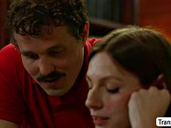 Anaal, Kont, Grote mammen, Pijpbeurt, Handbeurt, Hardcore, Zuigen, Tatoeage