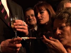 Anal, Gros seins, Brunette brune, Double pénétration, Français, Branlette thaïlandaise, Echangistes, Nénés