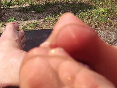 Glossy Nylon Footjob Im Garten