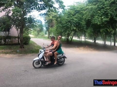 Asiatisk, Stor stjärt, Stor kuk, Avsugning, Flickvän, Hardcore, Pov, Thai