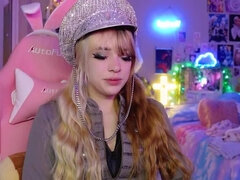 Amatéri, Dildo, Európskej, Prirodzené prsia, Vyholené, Sukne, Sólo, Kozičky