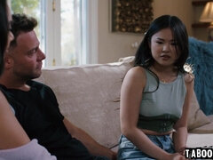 흑갈색 머리, 깊은목구멍, 음경, 얼굴앉기, 목구멍이 막히는, 다른 인종간의, 자연의 가슴, 거칠게