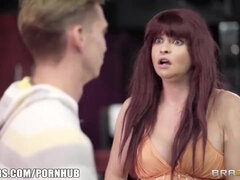 Brazzers - Hot tatooed girl squirts