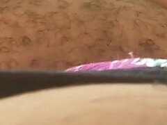 Iso kaunis nainen, Iso perse, Ulkona