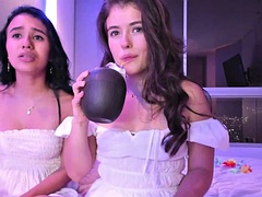 Μωρό, Μελαχροινή, Συμπαθητική, Λατίνα, Λεσβία, Βυζιά, Ιντερνετική κάμερα