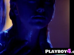 Busty Tits blond mommy posing totally naked