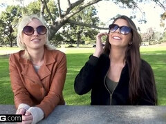 18, Blondína, Na psíka, Hd, Prirodzené prsia, Vonku, Na verejnosti, Teenka