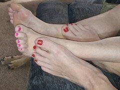 Sensual foot play with Tnfootlvr as we caress our soft feet together for your pleasure
