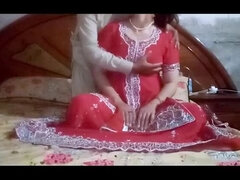 18 ans, Gros seins, Sucer une bite, Mariée, Couple, Femme au foyer, Époux mari, Chevaucher