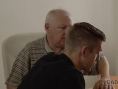 18, 素人, チェコ, 爸, Hd, 小柄, ティーン