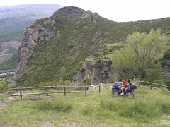 Blondinka, Rjavolaska, Lezbijke, Samozadovoljevanje, Zunaj, Resničnost, Trojček, Igrače