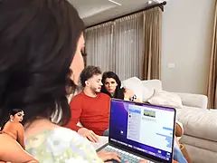 Seductive Sarah Arabic tempts her roomies' boyfriend into a steamy nail sesh right behind her back - brazzers