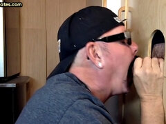 Leie, Blasen, Kehlenfick, Aufs gesicht abspritzen, Schwul, Brille, Handjob, Reif