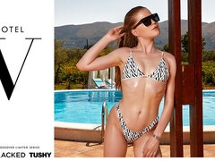 Sovrum, Stor stjärt, Stor kuk, Avsugning, Doggystyle, Naturliga tuttar, Tonåring, Tuttar