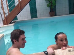 Anna Rose seduces owner of spa center for cash for a steamy fuck session