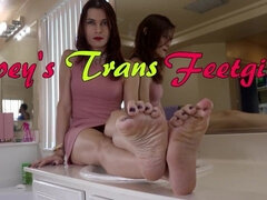 Brunetka, Nohy, Fetiš, Fetiš nohou, Footjob, Honění, Masturbace, Shemale