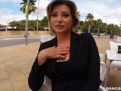 Enthousiasteling, Grote lul, Grote mammen, Blond, Pijpbeurt, Hondjeshouding, Geld, Buiten