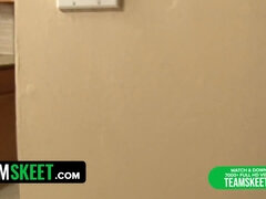 18 jaar, Grote lul, Pijpbeurt, Diep in de keel, Hardcore, Hd, Kut duiken, Tiener