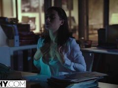 Brunetka, Prstění, Lesbické, Výprask, Orgasmus, Pička, Rimjob, Punčochy