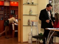 Sucer une bite, Brunette brune, Hard, Adolescente