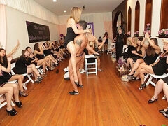 Stor rumpe, Stor kukk, Store pupper, Kukk suging, Bakfra, Milf, Fest, Pupper