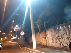 Iso kulli, Ruskeahiuksinen, Latinankieli, Äiti jota haluaisin panna, Luonnolliset tissit, Julkinen, Tissit