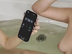 Amatör, Badrum, Stora tuttar, Brunett, Fetisch, Piercing, Tuttar, Under vattnet