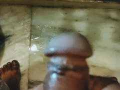 Amatør, Bad, Stor kukk, Runke, Hardcore, Inder, Onani, Alene