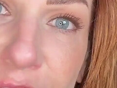 Amatør, Store pupper, Dildoen, Milf, Rødtopp, Alene, Strømper