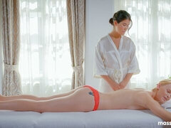 Grosser arsch, Grosse titten, Fingern, Lecken, Lingerie, Masturbation, Rasiert, Titten