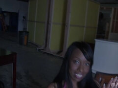 Noire, Brunette brune, Interracial