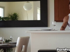 Velika rit, Velik kurac, Velike joške, Rjavolaska, Moški z dvema ženskama, Hd, Tetovaže, Najstnice