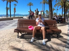 Plantureuse, Exhib, Mère que j'aimerais baiser, Seins naturels, Public, Russe, Solo, Espagnole