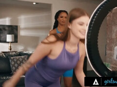 Penetracion con dedos, Hd, Interracial, Lesbiana, Madres para coger, Realidad, Madrastra, Adolescente