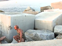 Anaal, Lieveling, Bruinharig, Kokhalzen, Hakken, Buiten, Openbaar, Slet