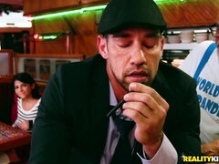 18 let, Amatéři, Kuřba, Brunetka, Stříkání spermatu, Dávení, Výprask, Kozičky