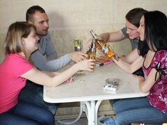 Arsch, Grosser arsch, Grosser schwanz, Blasen, Flotter vierer, Natürlichen titten, Jungendliche (18+), Titten