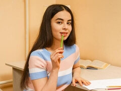 18 éves, Hatalmas hátsó, Tekintélyes didik, Ujjazás, Maszti, Vékony, Sztrippelés, Tini