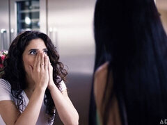 デカ尻, 指いじり, レズビアン, 下着, オナニー, 自然山雀, 剃毛, ティーン