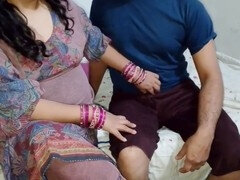 Hot Indian bhabhi Gandu-Aunty with a perfect body and a giant booty