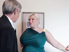 Hatalmas hátsó, Monumentális dákó, Tekintélyes didik, Szőke, Cumizás, Kutya póz, Érett koros