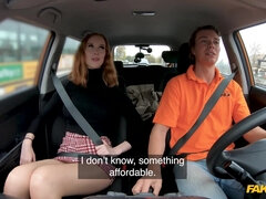 Amateur, Cul, Sucer une bite, Voiture, En levrette, Européenne, De plein air, Jupe