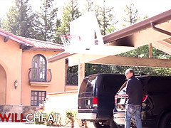 Richelle Ryan's hubby is gone, but her boy toy returns to help her cheat